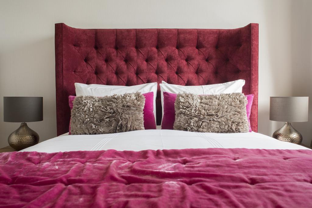 Ty Croeso Boutique B&B Крикоуел Стая снимка