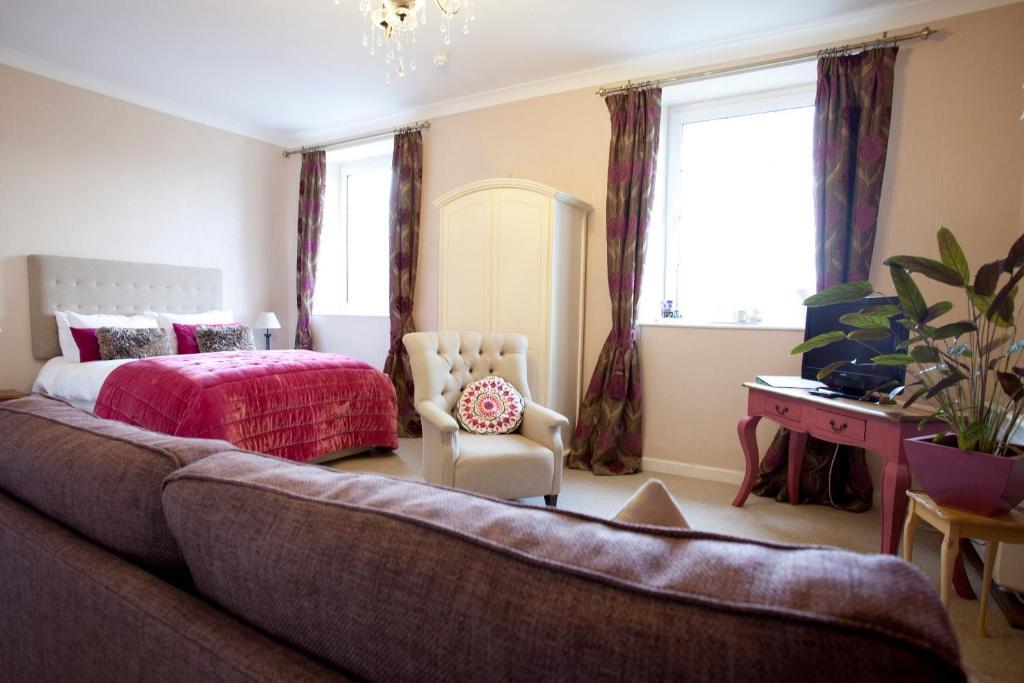 Ty Croeso Boutique B&B Крикоуел Стая снимка