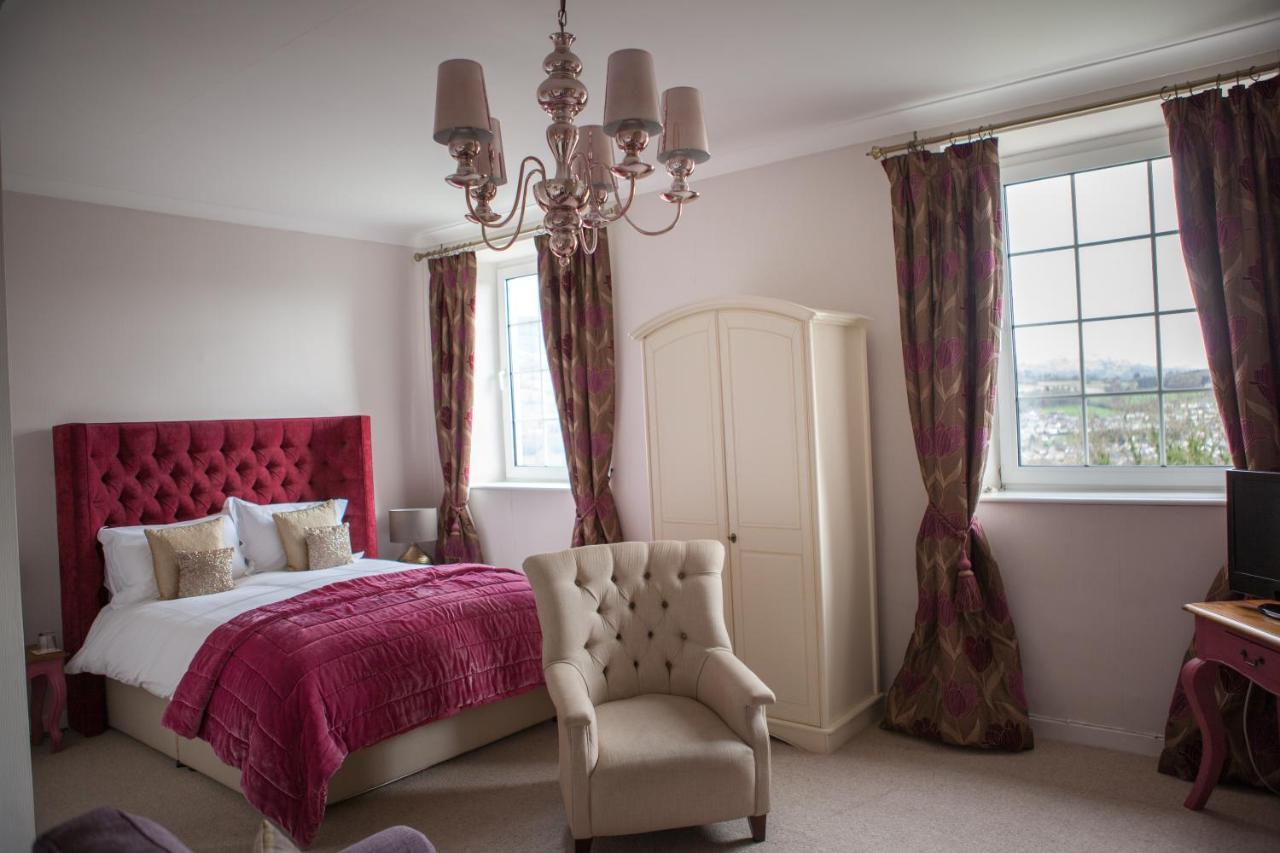 Ty Croeso Boutique B&B Крикоуел Екстериор снимка